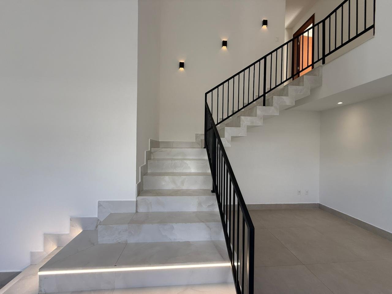 Casa Alto Padrão no Condomínio Arvoredo Castanheira